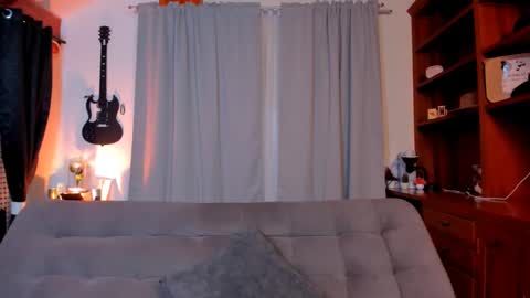 Snapshot of max_dic1 chatting on January 30, 2025, 1:44 am max D. online show from January 30, 2025, 1:44 am