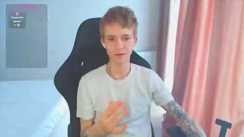 Max Gen with tats 24years  And Ethan without tats 20 years online show from February 28, 2025, 1:14 pm