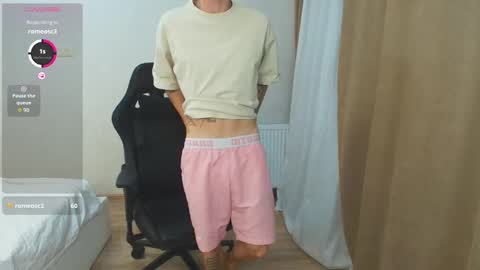 Max Gen with tats 24years  And Ethan without tats 20 years online show from October 23, 2025, 12:10 am