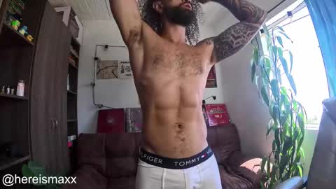 Snapshot of max_greenn chatting on October 25, 2025, 4:24 pm Max Follow me IGX hereismaxx online show from October 25, 2025, 4:24 pm
