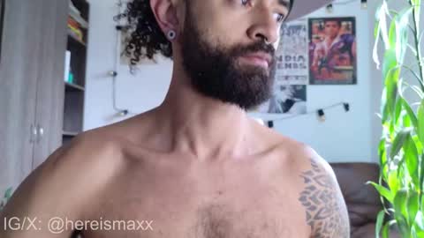 Snapshot of max_greenn chatting on November 25, 2025, 2:39 pm Max Follow me IGX hereismaxx online show from November 25, 2025, 2:39 pm