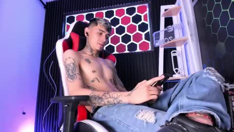 Max online show from April 10, 2026, 2:50 am