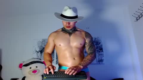 Maximo Mayer online show from December 12, 2024, 11:47 pm