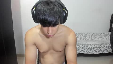 Max online show from November 8, 2025, 12:27 pm