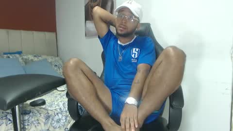 max_sexyhot26 online show from February 19, 2025, 6:00 am