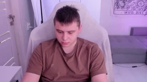 Snapshot of max_sm1th chatting on February 22, 2026, 8:02 am Max online show from February 22, 2026, 8:02 am