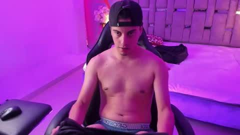 Snapshot of maxbenetti chatting on November 18, 2025, 9:30 pm Maximiliano online show from November 18, 2025, 9:30 pm