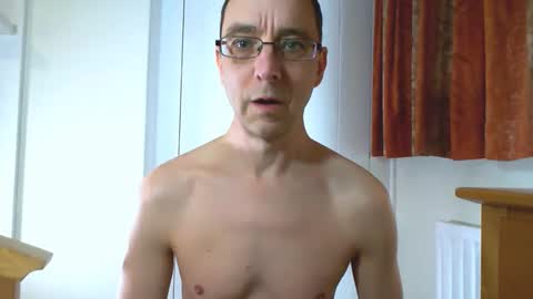 Snapshot of maxdavies chatting on March 13, 2026, 5:52 pm Max Davies online show from March 13, 2026, 5:52 pm