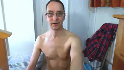 Snapshot of maxdavies chatting on March 18, 2026, 8:34 pm Max Davies online show from March 18, 2026, 8:34 pm
