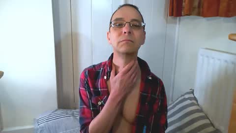 Snapshot of maxdavies chatting on March 28, 2026, 6:07 pm Max Davies online show from March 28, 2026, 6:07 pm