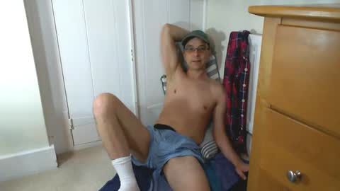 Snapshot of maxdavies chatting on July 19, 2026, 4:44 pm Max Davies online show from July 19, 2026, 4:44 pm