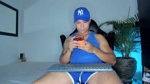 Snapshot of maxi_mux1 chatting on March 30, 2026, 6:47 am MAXI online show from March 30, 2026, 6:47 am