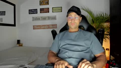 Snapshot of maxi_mux1 chatting on April 21, 2026, 2:51 am MAXI online show from April 21, 2026, 2:51 am