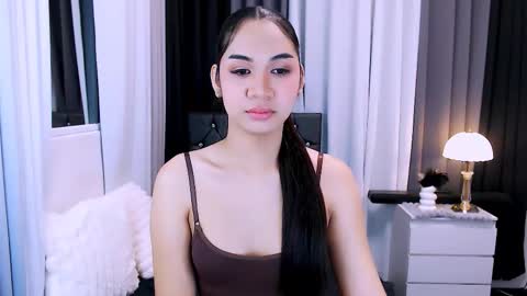 maxie greyson online show from December 4, 2025, 6:34 am