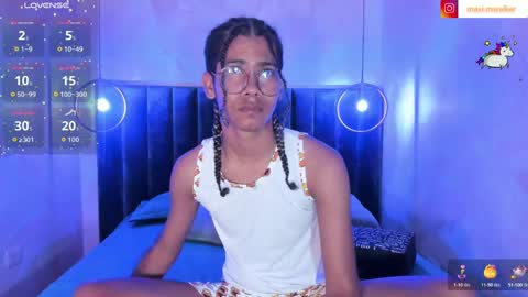 Snapshot of maxim_walker chatting on October 23, 2025, 3:06 am maxim online show from October 23, 2025, 3:06 am