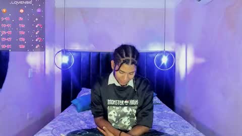 Snapshot of maxim_walker chatting on November 10, 2025, 3:05 am maxim online show from November 10, 2025, 3:05 am