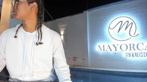 Snapshot of maxim_walker chatting on November 15, 2025, 4:54 am maxim online show from November 15, 2025, 4:54 am