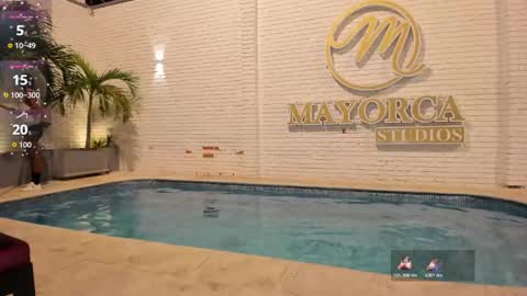 Snapshot of maxim_walker chatting on November 21, 2025, 3:16 am maxim online show from November 21, 2025, 3:16 am