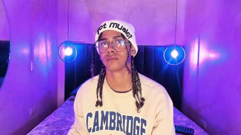 Snapshot of maxim_walker chatting on November 24, 2025, 2:55 am maxim online show from November 24, 2025, 2:55 am