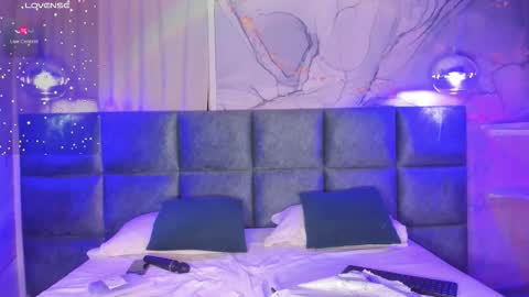 Snapshot of maxim_walker chatting on December 5, 2025, 4:43 am maxim online show from December 5, 2025, 4:43 am