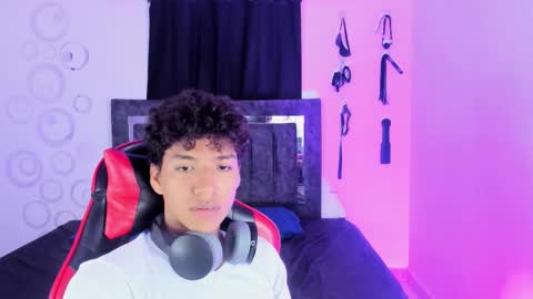 Snapshot of maximiliano_khalil chatting on November 9, 2025, 7:23 pm Maximiliano online show from November 9, 2025, 7:23 pm