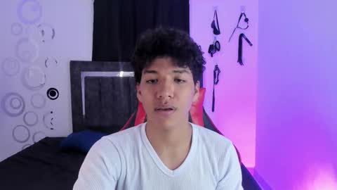 Snapshot of maximiliano_khalil chatting on November 10, 2025, 7:46 pm Maximiliano online show from November 10, 2025, 7:46 pm