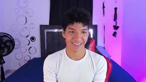 Snapshot of maximiliano_khalil chatting on November 19, 2025, 7:47 pm Maximiliano online show from November 19, 2025, 7:47 pm