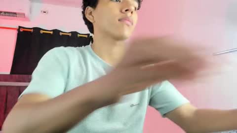 Snapshot of maximiliano_khalil chatting on November 23, 2025, 7:24 pm Maximiliano online show from November 23, 2025, 7:24 pm