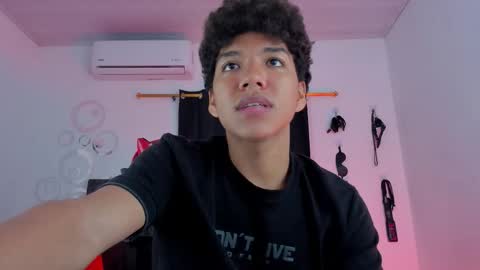 Snapshot of maximiliano_khalil chatting on December 3, 2025, 7:12 pm Maximiliano online show from December 3, 2025, 7:12 pm