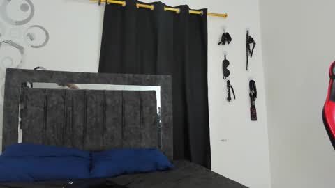 Snapshot of maximiliano_khalil chatting on December 4, 2025, 7:44 pm Maximiliano online show from December 4, 2025, 7:44 pm