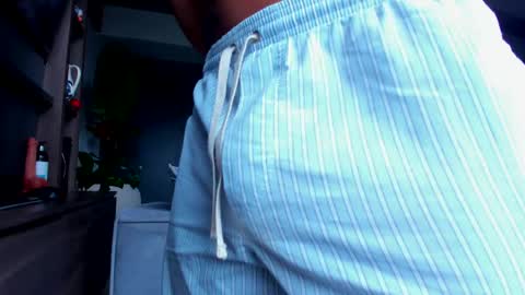 maximo_and_marcelo online show from May 5, 2026, 12:02 pm