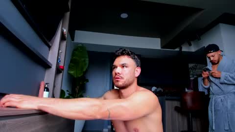 maximo_and_marcelo online show from May 12, 2026, 12:02 pm
