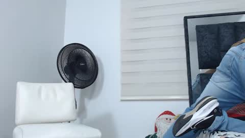 Snapshot of maximo_sebastian chatting on December 25, 2024, 12:16 am Maximo Sebastian online show from December 25, 2024, 12:16 am