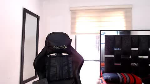 Snapshot of maximo_sebastian chatting on May 27, 2026, 6:16 pm Maximo Sebastian online show from May 27, 2026, 6:16 pm