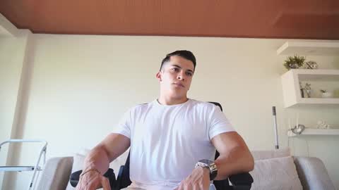 Snapshot of maximohoot chatting on October 24, 2025, 8:49 pm Sebastian online show from October 24, 2025, 8:49 pm