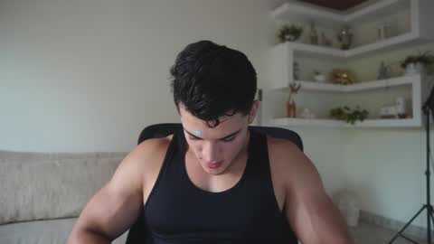 Snapshot of maximohoot chatting on November 24, 2025, 6:29 pm Sebastian online show from November 24, 2025, 6:29 pm