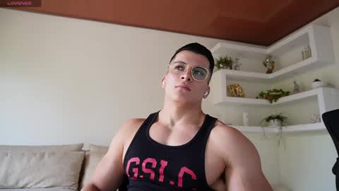 Snapshot of maximohoot chatting on April 17, 2026, 2:20 pm Sebastian online show from April 17, 2026, 2:20 pm