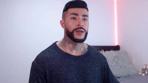 Independent Model online show from October 23, 2025, 4:12 am