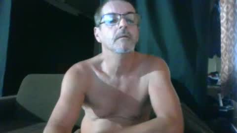 Snapshot of maximus_oreally chatting on March 12, 2025, 11:44 pm Max online show from March 12, 2025, 11:44 pm