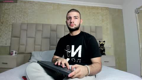 Maximus online show from November 2, 2025, 8:22 pm