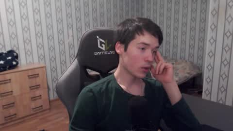 Snapshot of maximuslan chatting on December 17, 2025, 9:10 pm Marcolas online show from December 17, 2025, 9:10 pm