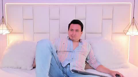 Snapshot of maximvoss chatting on April 14, 2026, 7:20 pm Maxim online show from April 14, 2026, 7:20 pm