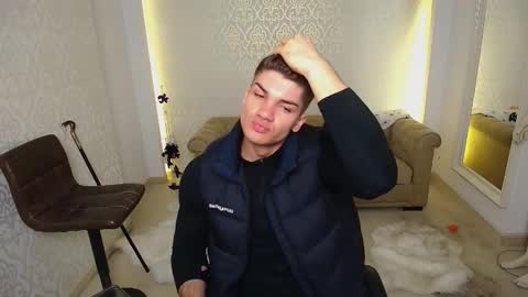 Snapshot of maxkaiden chatting on November 4, 2025, 5:28 am MaxKaiden online show from November 4, 2025, 5:28 am