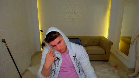 Snapshot of maxkaiden chatting on November 6, 2025, 5:52 am MaxKaiden online show from November 6, 2025, 5:52 am