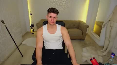 Snapshot of maxkaiden chatting on November 15, 2025, 6:00 am MaxKaiden online show from November 15, 2025, 6:00 am