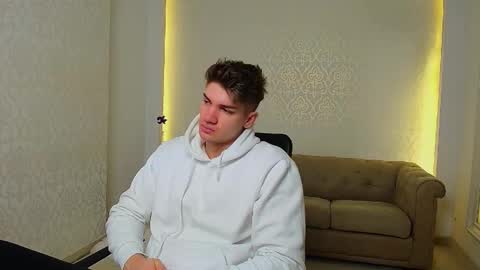 Snapshot of maxkaiden chatting on November 23, 2025, 5:29 am MaxKaiden online show from November 23, 2025, 5:29 am