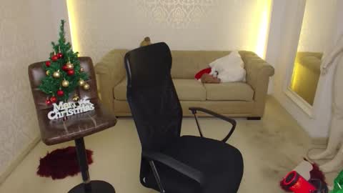 Snapshot of maxkaiden chatting on December 14, 2025, 5:24 am MaxKaiden online show from December 14, 2025, 5:24 am