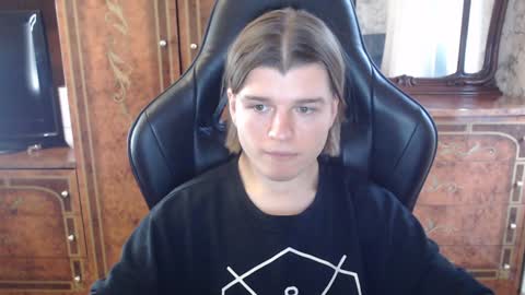 Snapshot of maxplay18 chatting on December 4, 2024, 11:30 am Max online show from December 4, 2024, 11:30 am