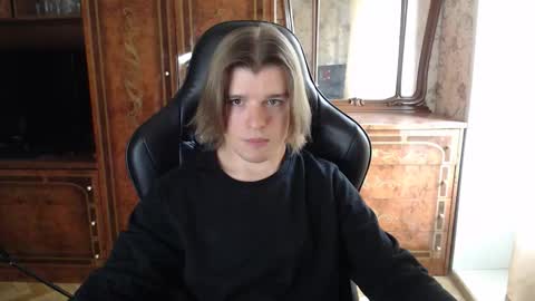 Snapshot of maxplay18 chatting on October 8, 2025, 10:02 am Max online show from October 8, 2025, 10:02 am