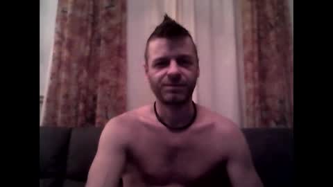 Snapshot of maxthewolf chatting on December 21, 2025, 1:13 am MaxTheWolf online show from December 21, 2025, 1:13 am